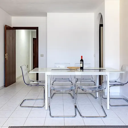 Modern Spacious 3 Bedroom Near The Apartment