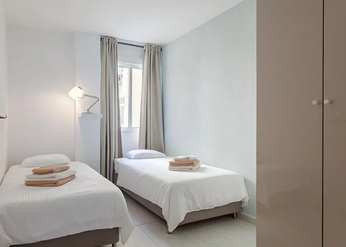 Modern Spacious 3 Bedroom Near The * El Médano