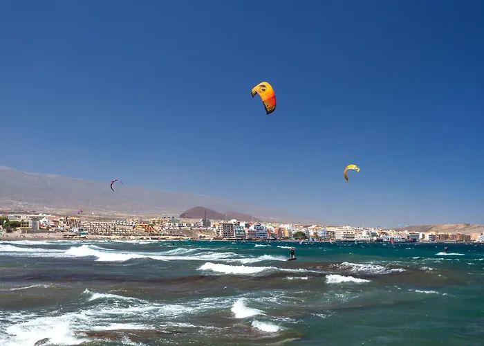 Modern Spacious 3 Bedroom Near The דירה *