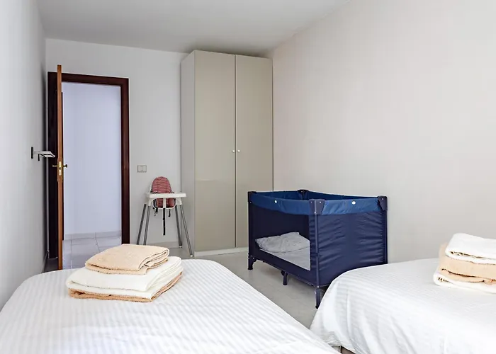 Modern Spacious 3 Bedroom Near The * אל מדאנו