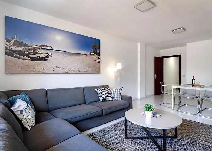 Modern Spacious 3 Bedroom Near The דירה אל מדאנו